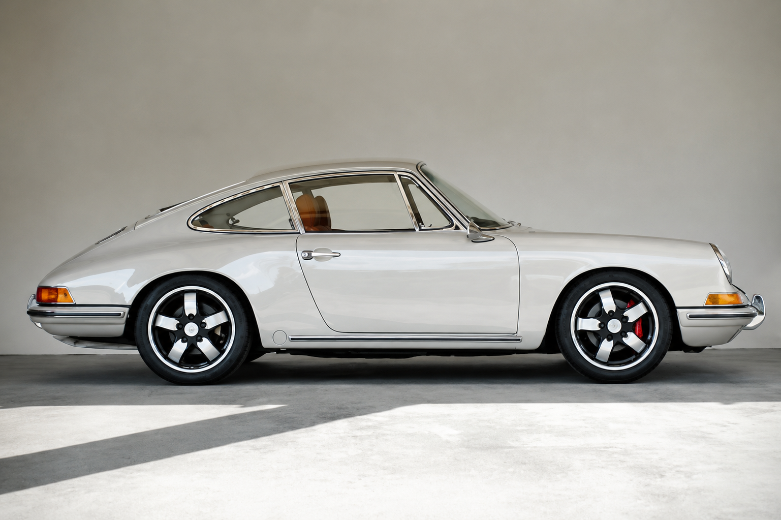 Air-cooled Porsche 911 side profile
